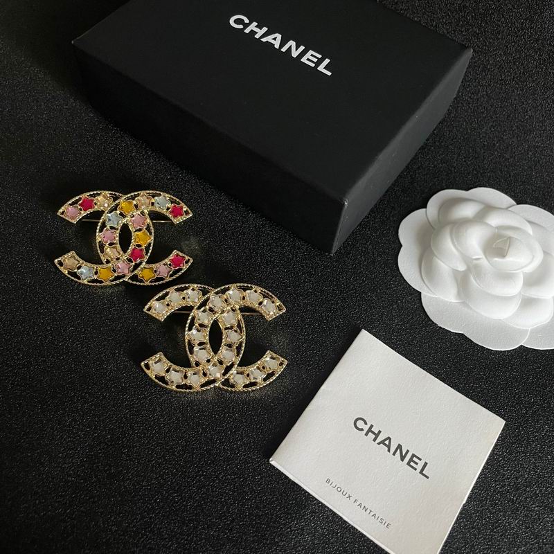 Chanel Brooch 03yxs324